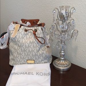 Michael Kors Jules drawstring Crossbody